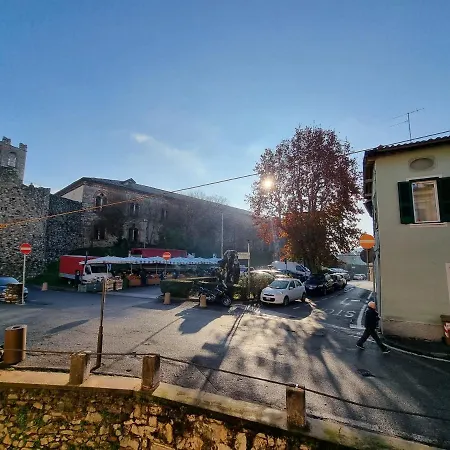 La Finestra Sul Castello Desenzano-by Goccia Di *