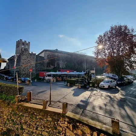 La Finestra Sul Castello Desenzano-by Goccia Di Daire Desenzano del Garda